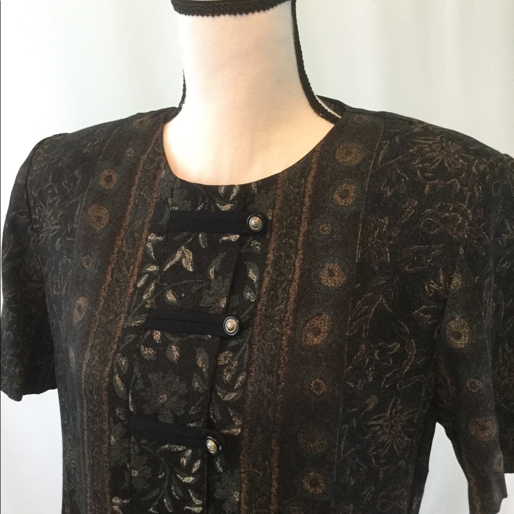 R&M Richards by Karen Kwong short sleeve blouse